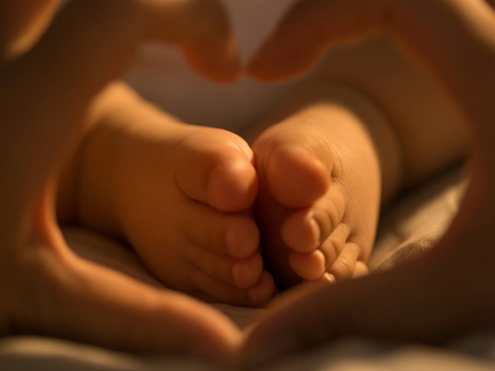 美国代孕科普：代孕妈妈会影响孩子的基因吗？